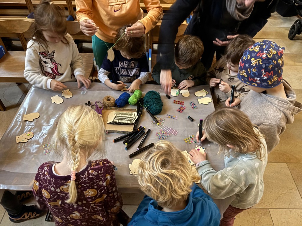 Gschichte-Chischte - Drei kleine Handschuhe - Pfarrei - Kirchgemeinde: St. Michael Kaisten und St. Maria Ittenthal, gehört zum Pastoralraum Region Laufenburg 25