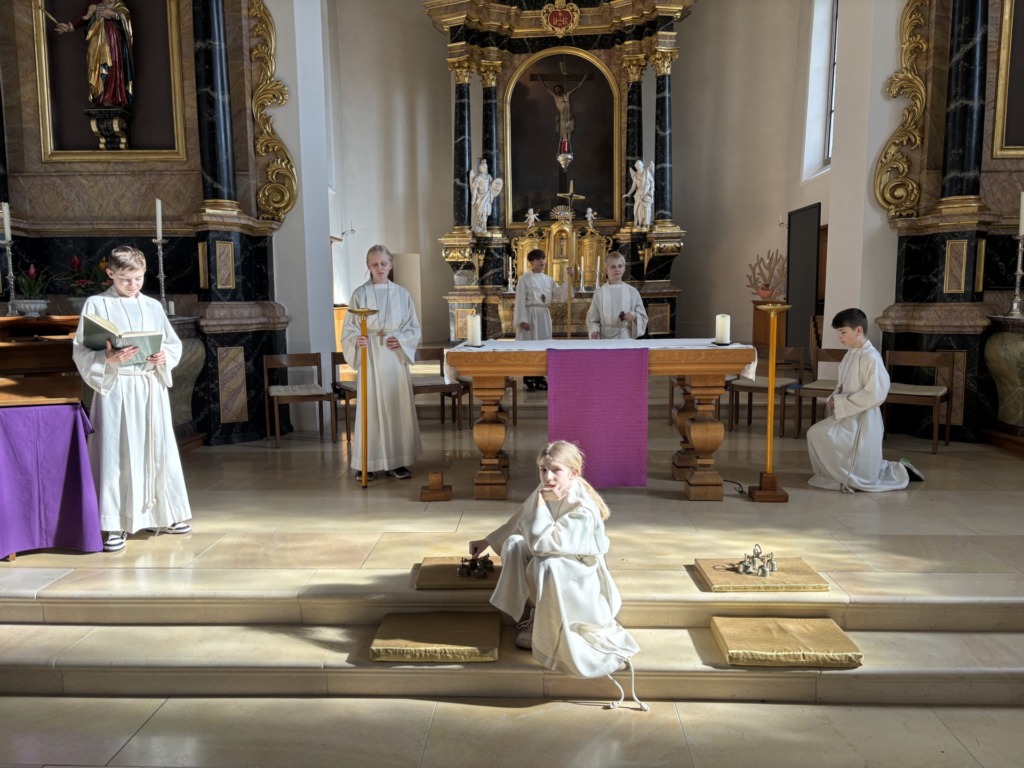 Pokalübergabe Minis - Pfarrei - Kirchgemeinde: St. Michael Kaisten und St. Maria Ittenthal, gehört zum Pastoralraum Region Laufenburg 25